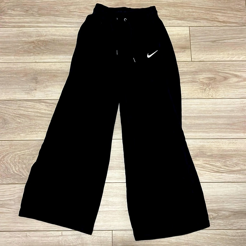 Nike loose fit sweatpants